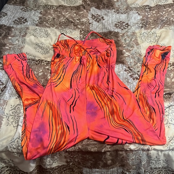 JumpSuit - Picture 2 of 2